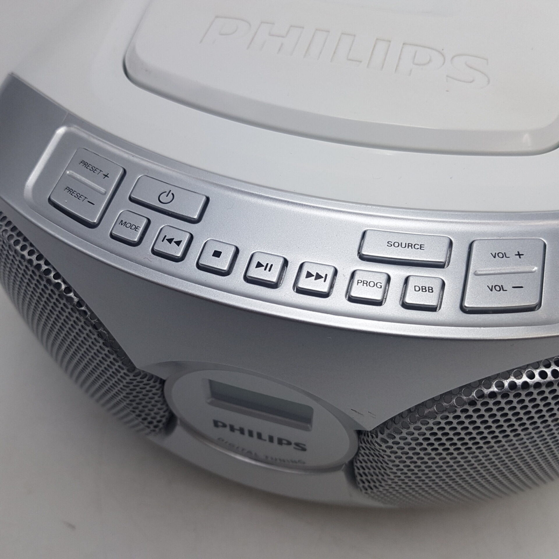 Philips AZ215S/05 Radio Soundmachine Portable CD Compact [White] + FM