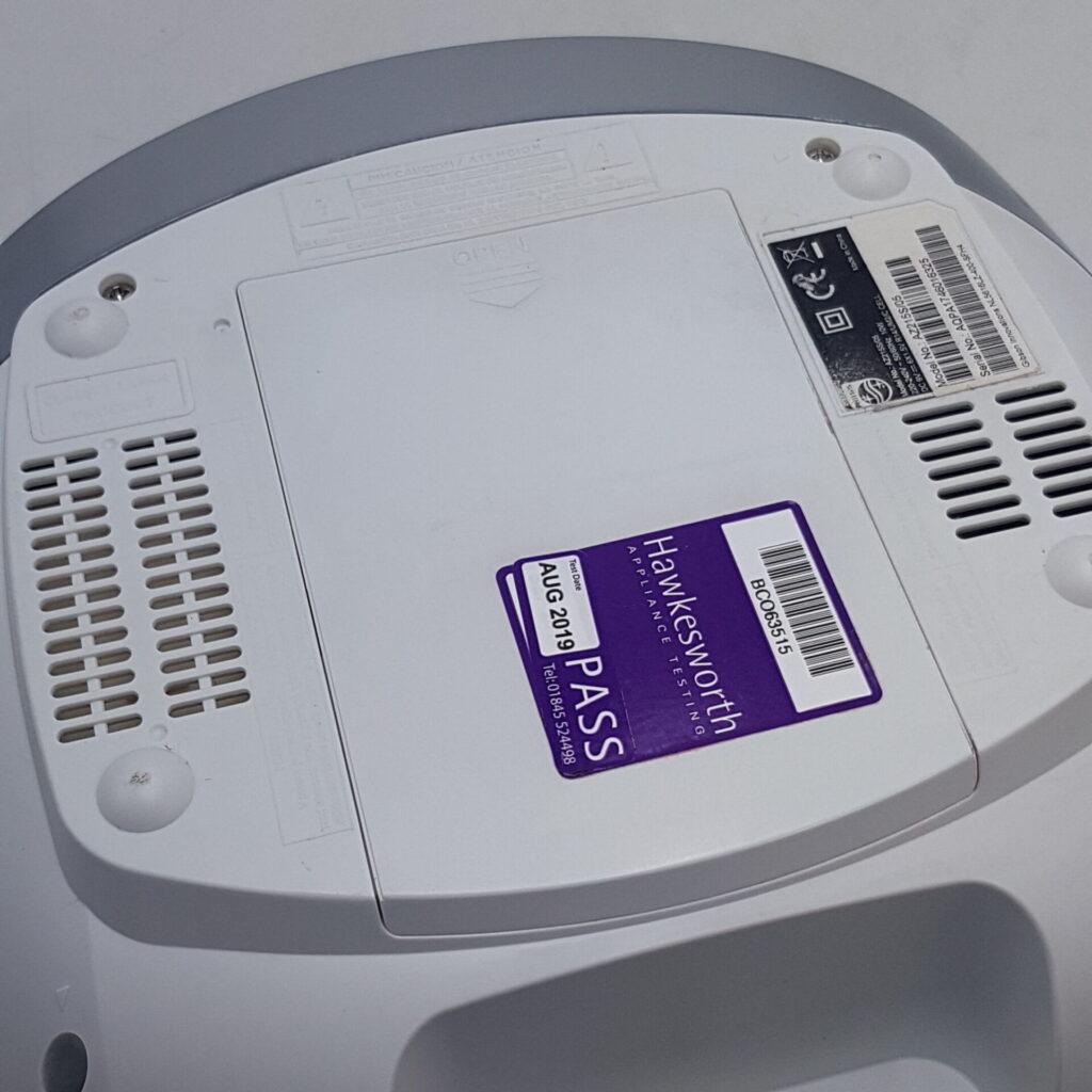 Soundmachine Compact [White] Portable Radio + CD Philips AZ215S/05 FM