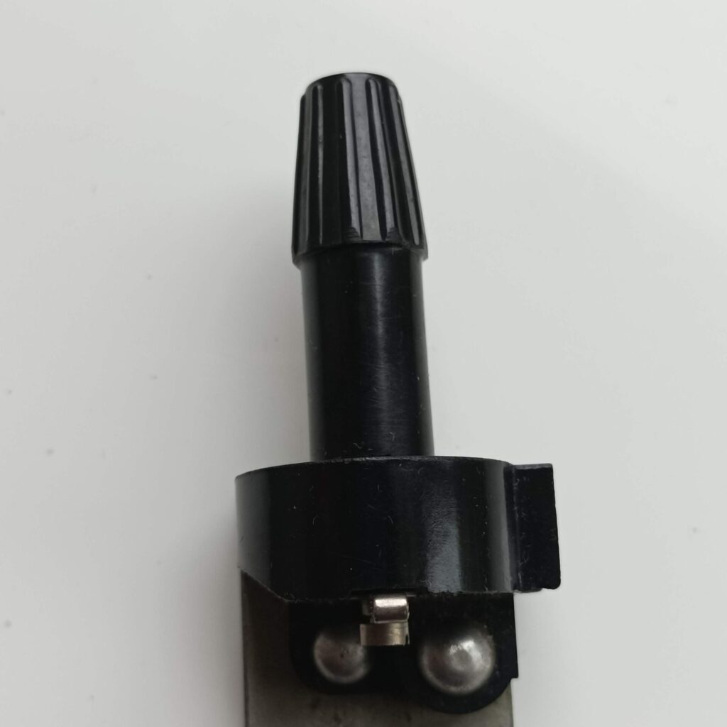 Vintage Unbranded Black Bakelite Potentiometer Variable Resistor [G+] Unknown Value | Image 3