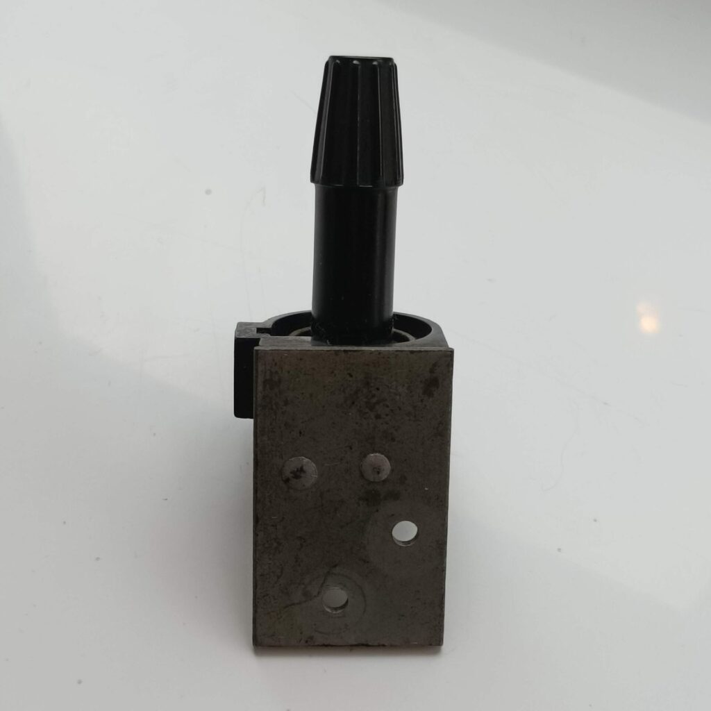 Vintage Unbranded Black Bakelite Potentiometer Variable Resistor [G+] Unknown Value | Image 4