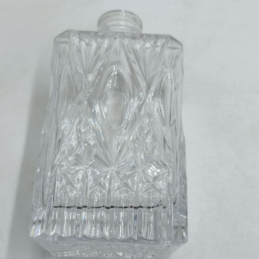 Vintage 1960's Heavy Glass Wine / Liqueur Decanter 750ml (Unknown Maker) 1.6kg | Image 7